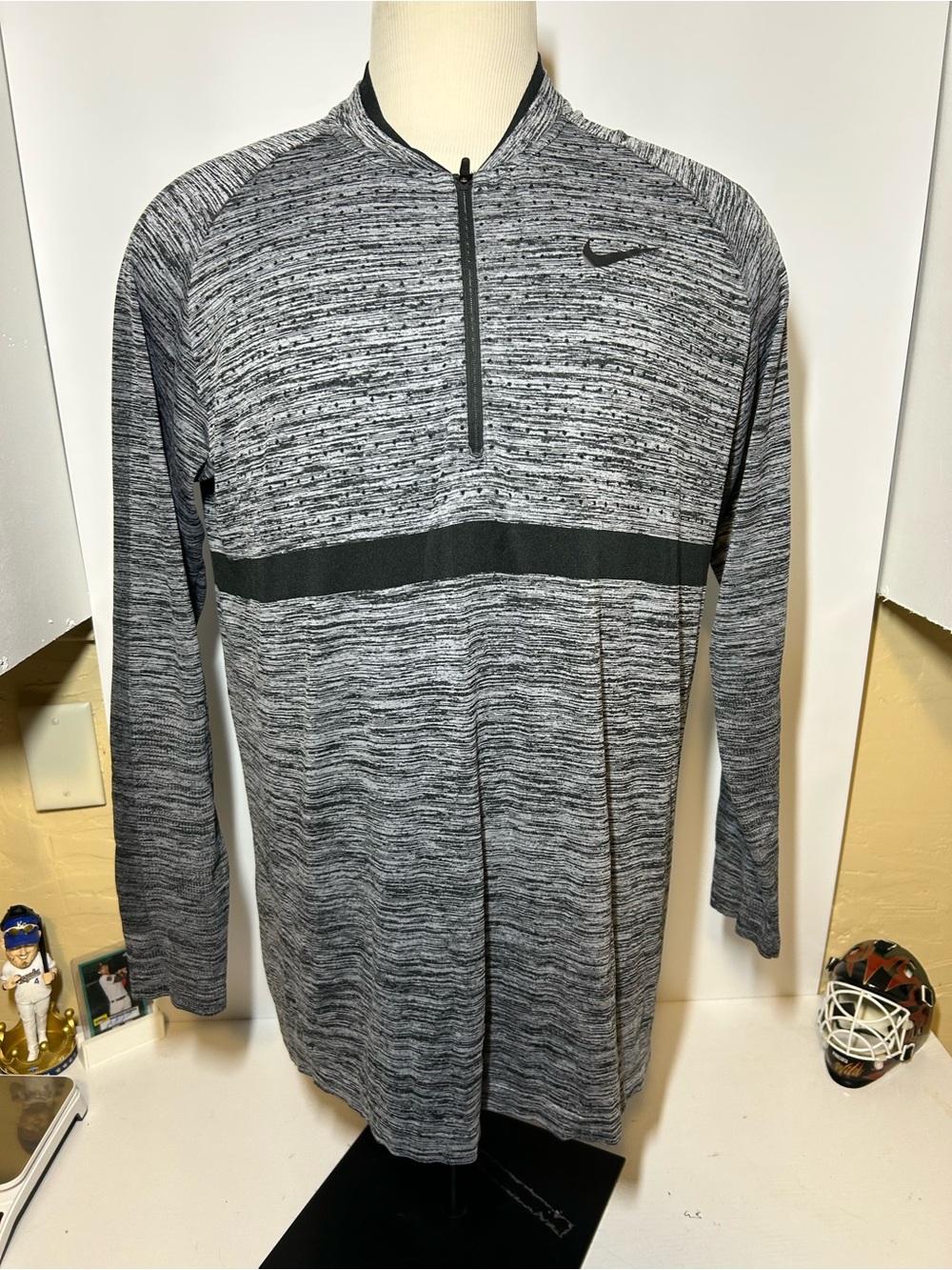 Nike Men’s Black and Gray Short-Sleeve-Look Quarter-Zip Tee